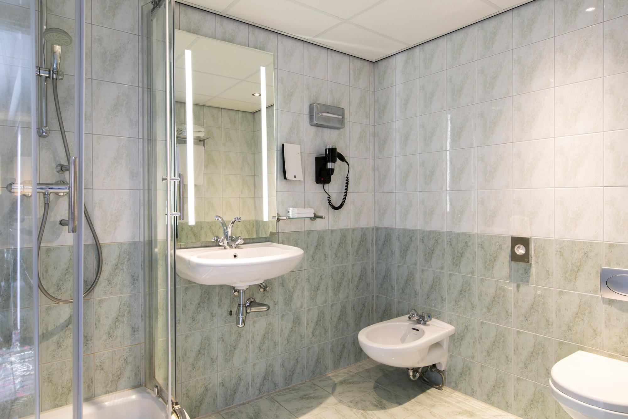 Leonardo Hotel Eindhoven City Center Former Crown Hotel Esterno foto