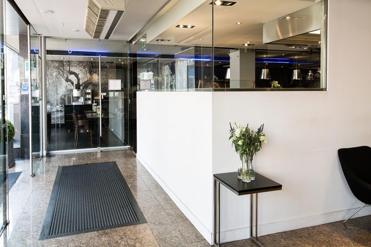 Leonardo Hotel Eindhoven City Center Former Crown Hotel Esterno foto