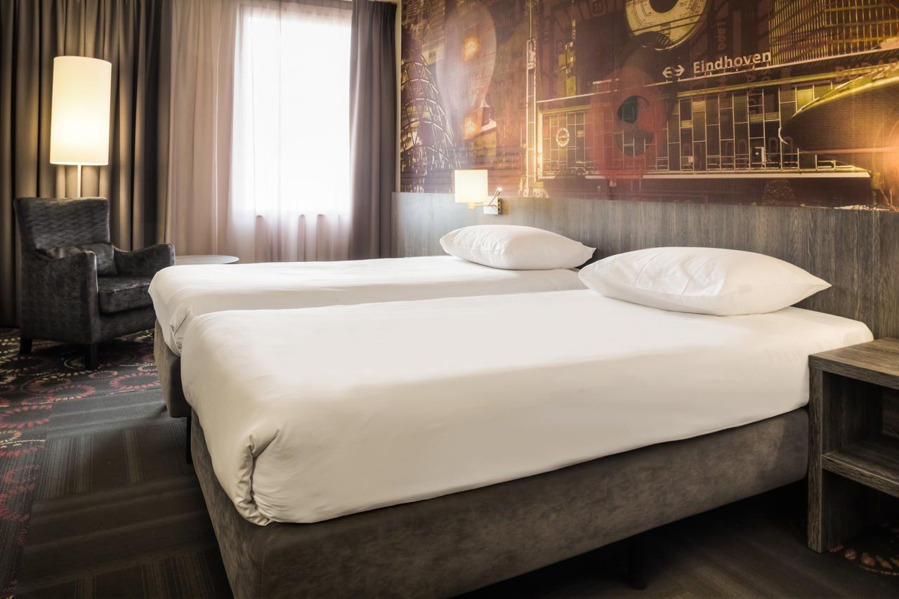 Leonardo Hotel Eindhoven City Center Former Crown Hotel Esterno foto
