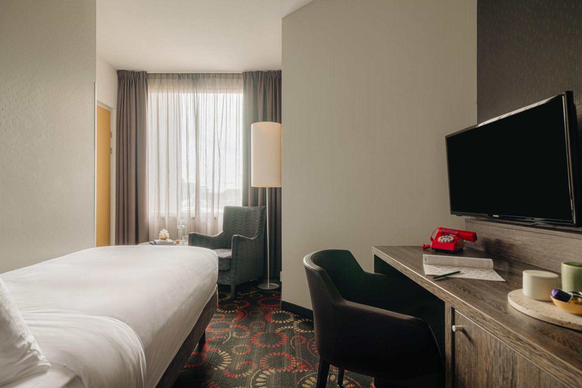 Leonardo Hotel Eindhoven City Center Former Crown Hotel Esterno foto